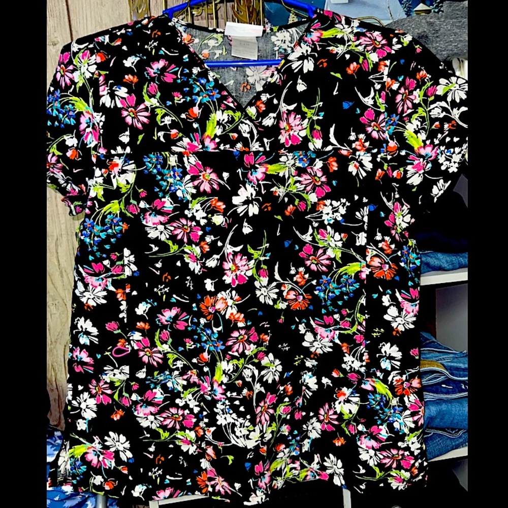 Scrub top